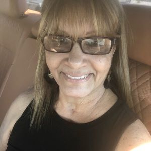 Meet your Posher, Evelyn